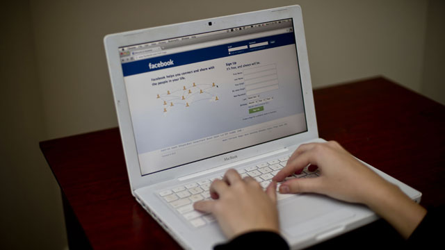 Facebook-on-laptop-jpg