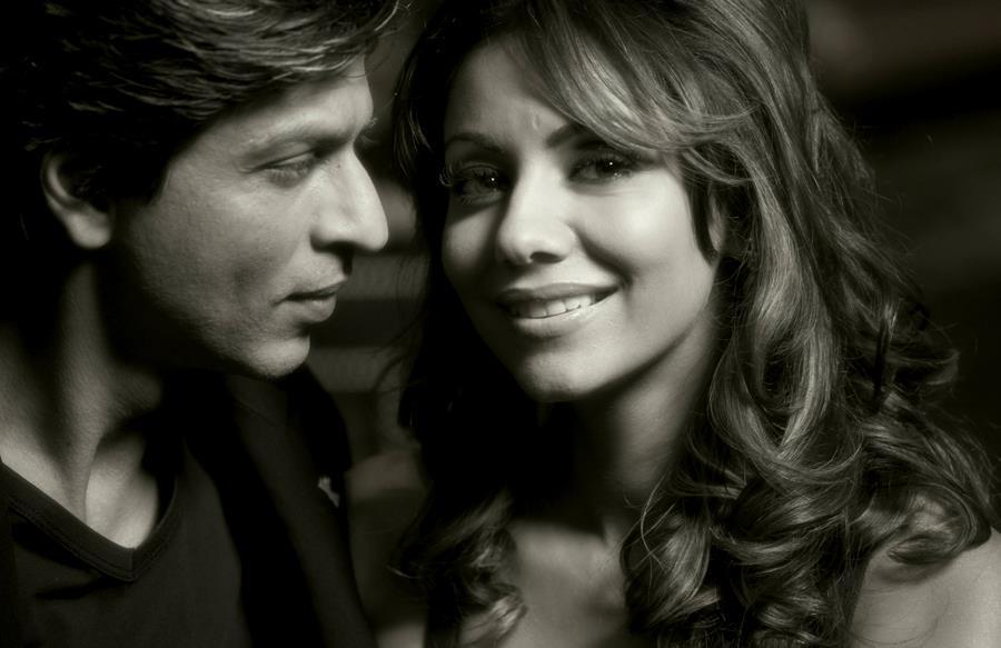 shahrukh-khan-and-gauri-khan-nice-look-still